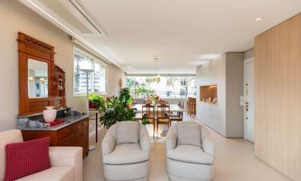 Apartamento mobiliado para alugar com 3 quartos no Água Verde em Curitiba