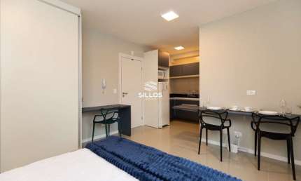 Studio mobiliado com 1 suíte para alugar no Centro de Curitiba