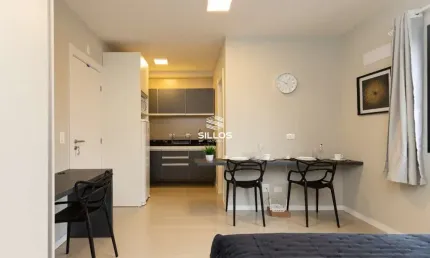Studio mobiliado com 1 suíte para alugar no Centro de Curitiba