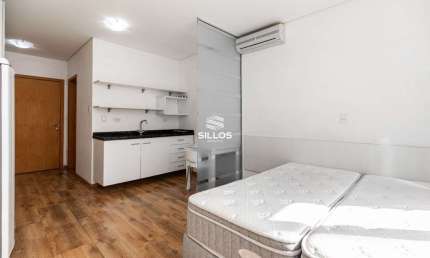 Studio mobiliado para alugar no Edifício New Concept no Centro de Curitiba