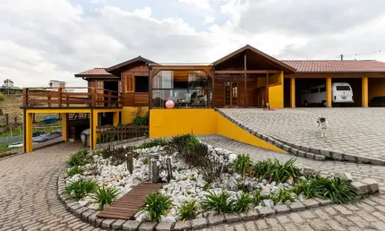 Casa à venda com 200m² em Condomínio Fechado em Quatro Barras/PR