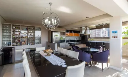Apartamento à venda com 2 quartos e mobiliado no Batel em Curitiba