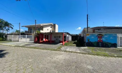 Amplo terreno a venda - medindo 360m² - Próx. ao mar- escriturado e registrado.