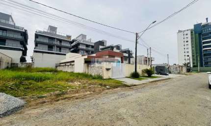 LOTE DE TERRENO - APENAS 50 METROS DA PRAIA, PRÓXIMO AO SEVEN TOWERS RESORT.
