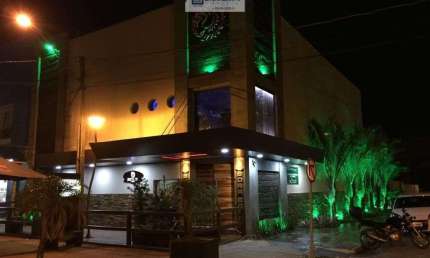 IMÓVEL SALÃO COMERCIAL NA QUADRA MAR - NO CALÇADÃO DE PRAIA DE LESTE!