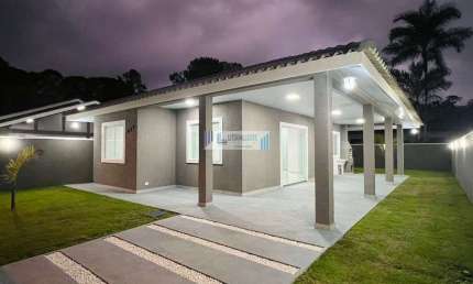 Casa de campo a venda no Guaraguaçu - 3 dormitórios - amplo quintal.