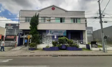 PRÉDIO COMERCIAL COM 2 SALAS COMERCIAS  E 4 APARTAMENTOS - EXCELENTE LOCALIZAÇÃO