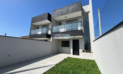 Sobrado com excelente acabamento- 3 dormitórios/suíte - Piscina e churrasqueira.