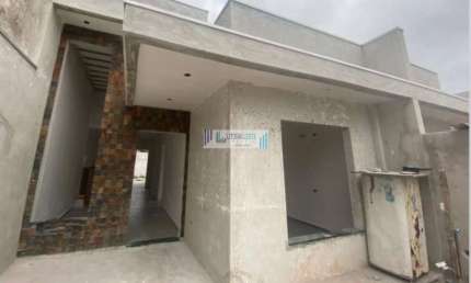Residência com excelente acabamento - 3 dormitórios sendo uma suíte / Piscina.