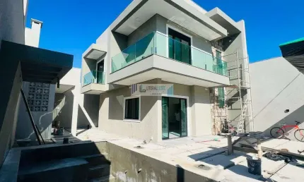 Sobrado Novo Alto Padrão - 3 dormitórios/suíte e piscina, com amplo terreno.