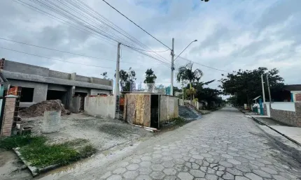 Residência com excelente acabamento - 2 dormitórios sendo uma suíte.