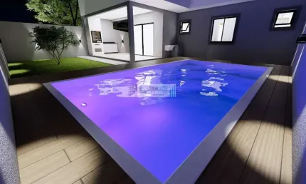 Casa exclusiva com terreno individual - 3 dormitórios/suíte - quintal e piscina.