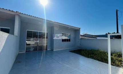 Residência com  3 dormitórios sendo uma suíte - com pré disposição para ático.
