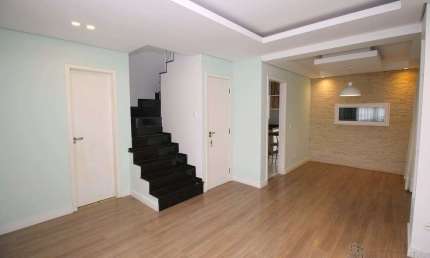 Sobrado com 3 quartos  para alugar, 112.18 m2 por R$3800.00  - Boqueirao - Curitiba/PR