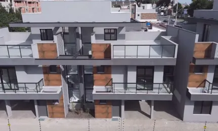 Sobrado com 3 quartos  à venda, 138.99 m2 por R$839000.00  - Boqueirao - Curitiba/PR