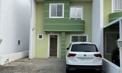 Sobrado com 3 quartos  à venda, 75.94 m2 por R$380000.00  - Uberaba - Curitiba/PR