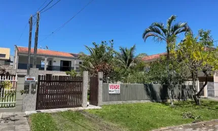 Casa com 3 quartos à venda na Rua Santos Dumont, 1032, Centro, Guaratuba
