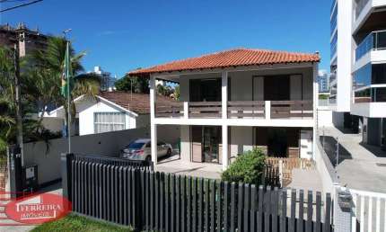 Casa com 4 quartos à venda na Avenida Espírito Santo, Centro, Guaratuba