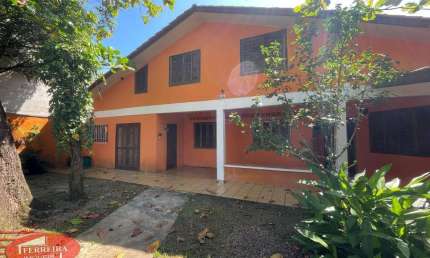 Casa com 5 quartos para alugar na Rua Dom Pedro II, 379, Centro, Guaratuba
