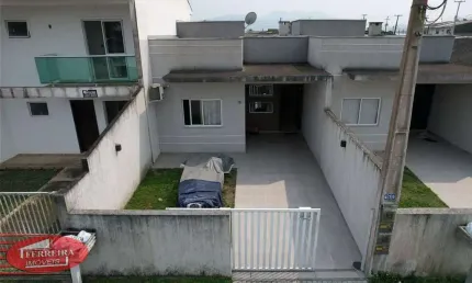 Casa com 3 quartos à venda na Avenida Prefeito Miguel Jamur, 420, Piçarras, Guaratuba