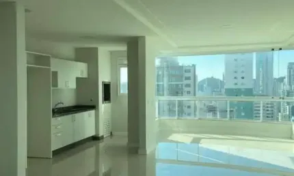 TORRE ESMERALDA - APARTAMENTO SEMI-MOBILIADO COM 04 DORMITÓRIOS EM BALNEÁRIO CAMBORIÚ