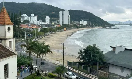 APARTAMENTO MOBILIADO FRENTE MAR EM CABEÇUDAS - ITAJAÍ