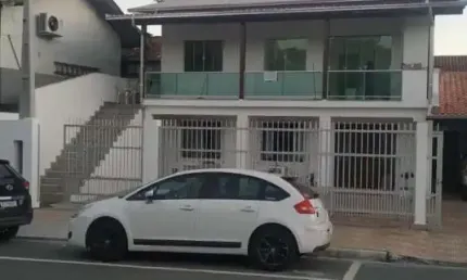 SOBRADO À VENDA NO BAIRRO DAS NAÇÕES EM BALNEÁRIO CAMBORIÚ
