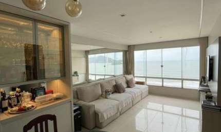 APARTAMENTO FRENTE MAR MOBILIADO EM BALNEÁRIO CAMBORIÚ