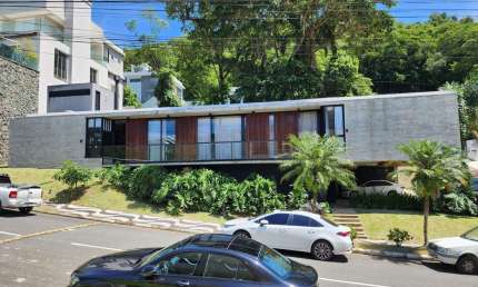 BELLA VISTA RESIDENCE CLUB - CASA MOBILIADA COM 04 SUÍTES EM BALNEÁRIO CAMBORIÚ