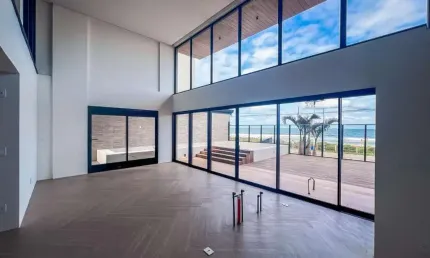 Sunrise - apartamento diferenciado frente mar na praia brava - itajaí