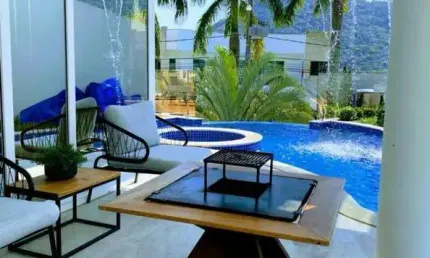 CONDOMÍNIO BELLA VISTA RESIDENCE CLUB - CASA MOBILIADA COM 04 SUÍTES EM BALNEÁRIO CAMBORIÚ