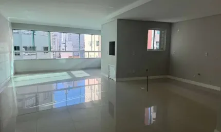 LORENA CRISTINA - APARTAMENTO DIFERENCIADO COM 03 SUÍTES EM BALNEÁRIO CAMBORIÚ