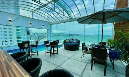 SUMMER BEACH - COBERTURA TRIPLEX MOBILIADA E DECORADA FRENTE MAR - BALNEÁRIO CAMBORIÚ