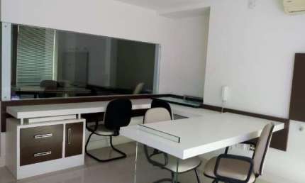 SALA COMERCIAL NO EDIFÍCIO JÚLIA CRISTINA - BALNEÁRIO CAMBORIÚ