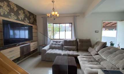 Casa 3 Quartos c/suíte  em condomínio - Campo Comprido