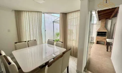 Casa com 3 dormitórios à venda, 200 m² por R$ 1.900.000,00 - Centro - Balneário Camboriú/SC