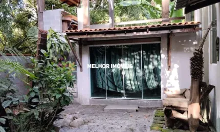 Casa Rústica à venda localizado na Praia do Estaleiro em Balneário Camboriú - SC