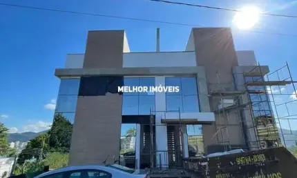 Casa Alto Padrão à Venda com 04 Suítes e Linda Vista Mar localizado em Itapema - SC
