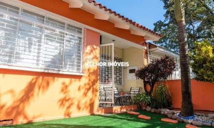 Casa com Edícula e Kitnet, totalmente mobiliada, localizada no bairro Teresópolis  Porto Alegre - RS