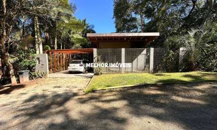 Casa à venda na Praia do Estaleiro  em Balneário  Camboriú
