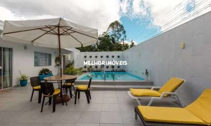 Residencial Ariribá - Casa Alto Padrão a venda em Condominio Fechado com 04 suítes e 03 vagas.
