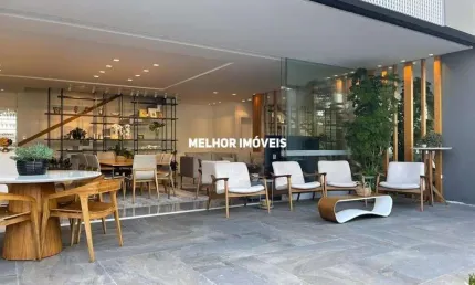Casa de Alvenaria nova à venda com 5 suítes e 8 vagas de garagem localizada no centro de Balneário Camboriú