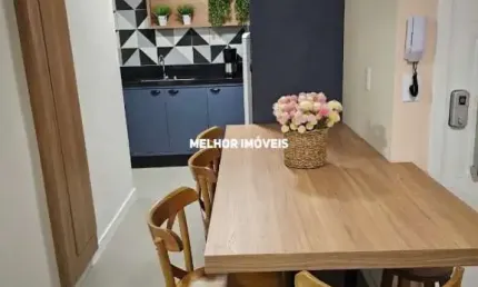 Apartamento á venda com 2 dormitórios á venda no centro de Balneário Camboriú.