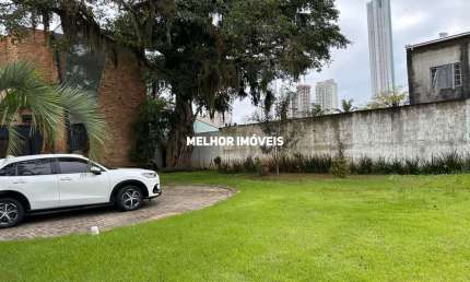 Condominio Villaggio da Barra - Terreno á venda em Condomínio Fechado localizado na Barra em Balneário Camboriú