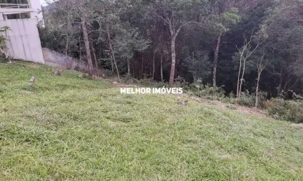 Terreno á venda em condomínio fechado, excelente oportunidade para construir a casa dos seus sonhos