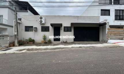 Galpão comercial á venda no bairro das Nações em Balneário Camboriú.