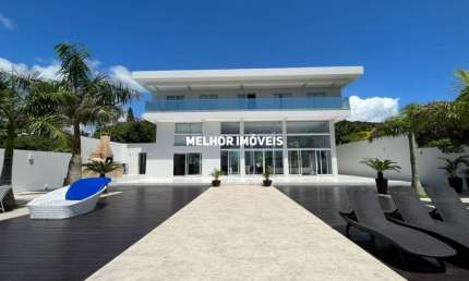 Casa Alto Padrão Frente Mar Mobiliada, Equipada com 06 Suítes sendo 01 Máster à Venda localizado no Estaleiro de Balneário Camboriú.