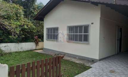 PROMOÇÃO - Casa sozinha no lote a 250 metros da Praia