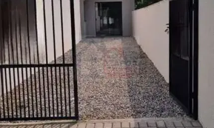 Casa com 1 suite + 1 quarto, churrasqueira no Baln. São José - Itapoá SC.