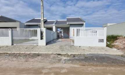Casa nova c/ 1 suite + 2 dormitórios, churrasqueira e quintal nos fundos